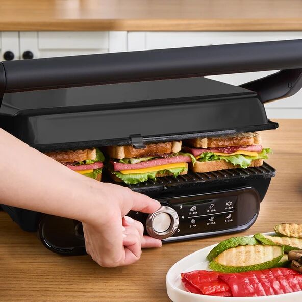 Karaca Gastro Grill Pro 2400W Izgara ve Tost Makinesi Black Chrome 6 Dilim Kapasiteli