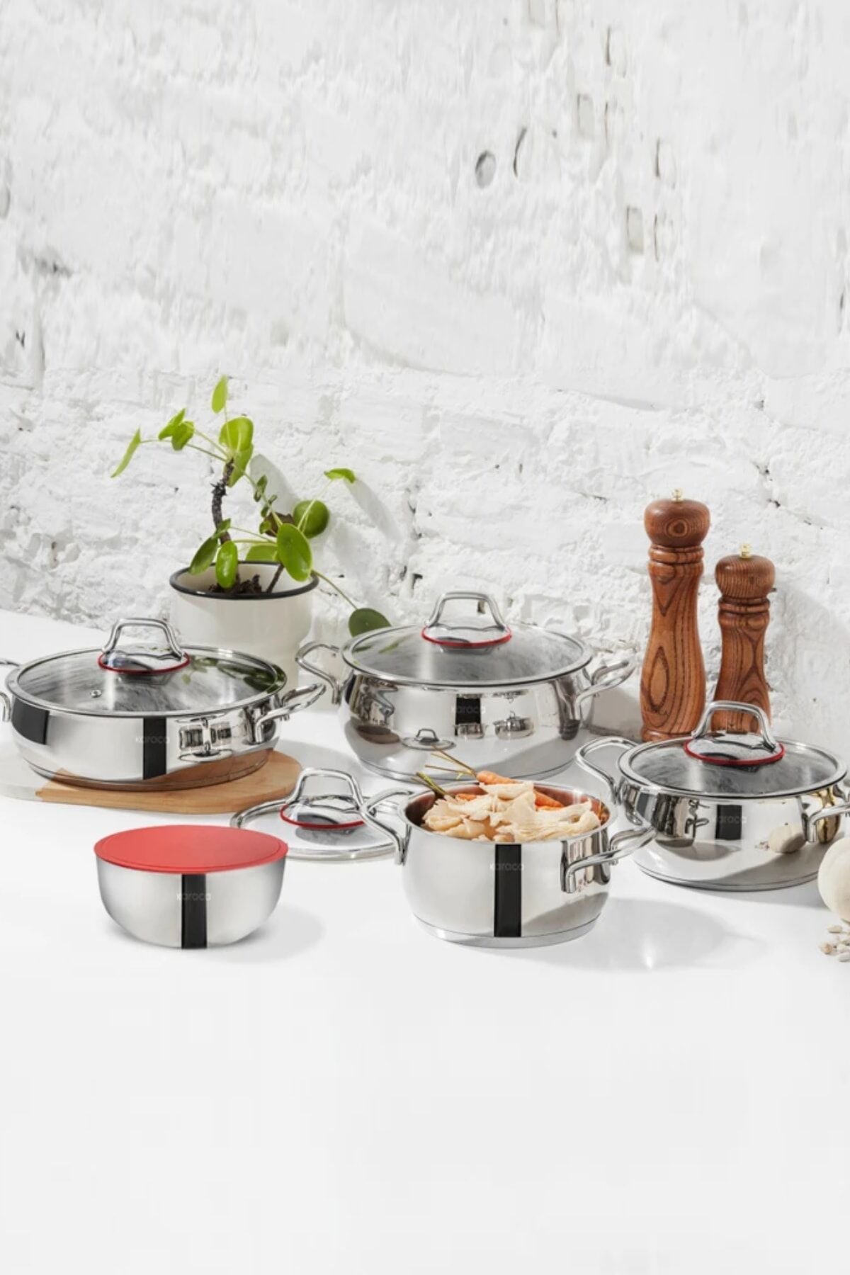 Karaca Emirgan Xl İndüksiyon Tabanlı 10 Parça Saklama Kaplı Çelik Tencere Seti