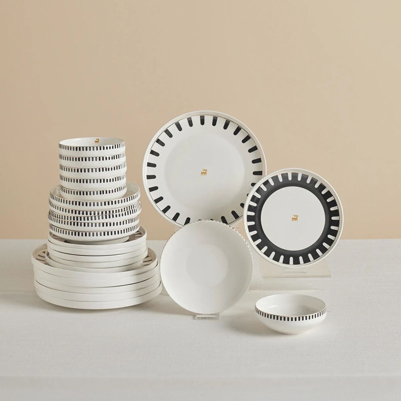 Karaca Stream Bone Kore Plus 24 Parça 6 Kişilik Yemek Takımı